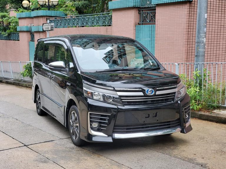 Toyota voxy 2016